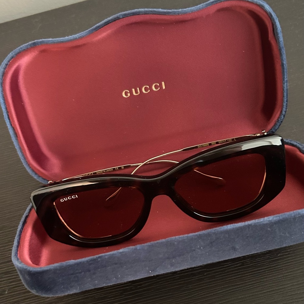 Gucci Women’s Sunglasses with Case - Never Worn, Brand New